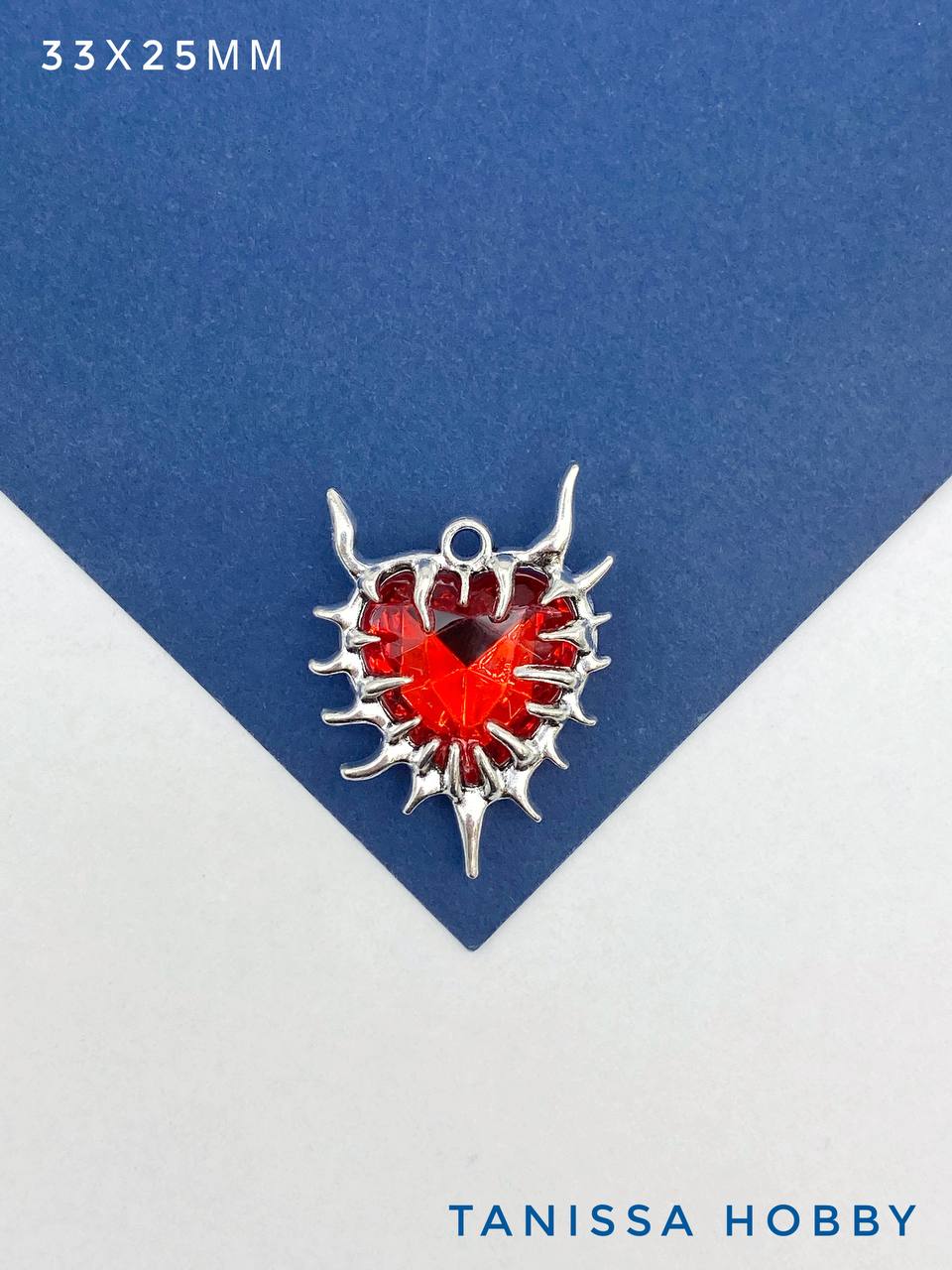 Подвеска сердце шипы, красный, 33х25мм, родий, Ю913