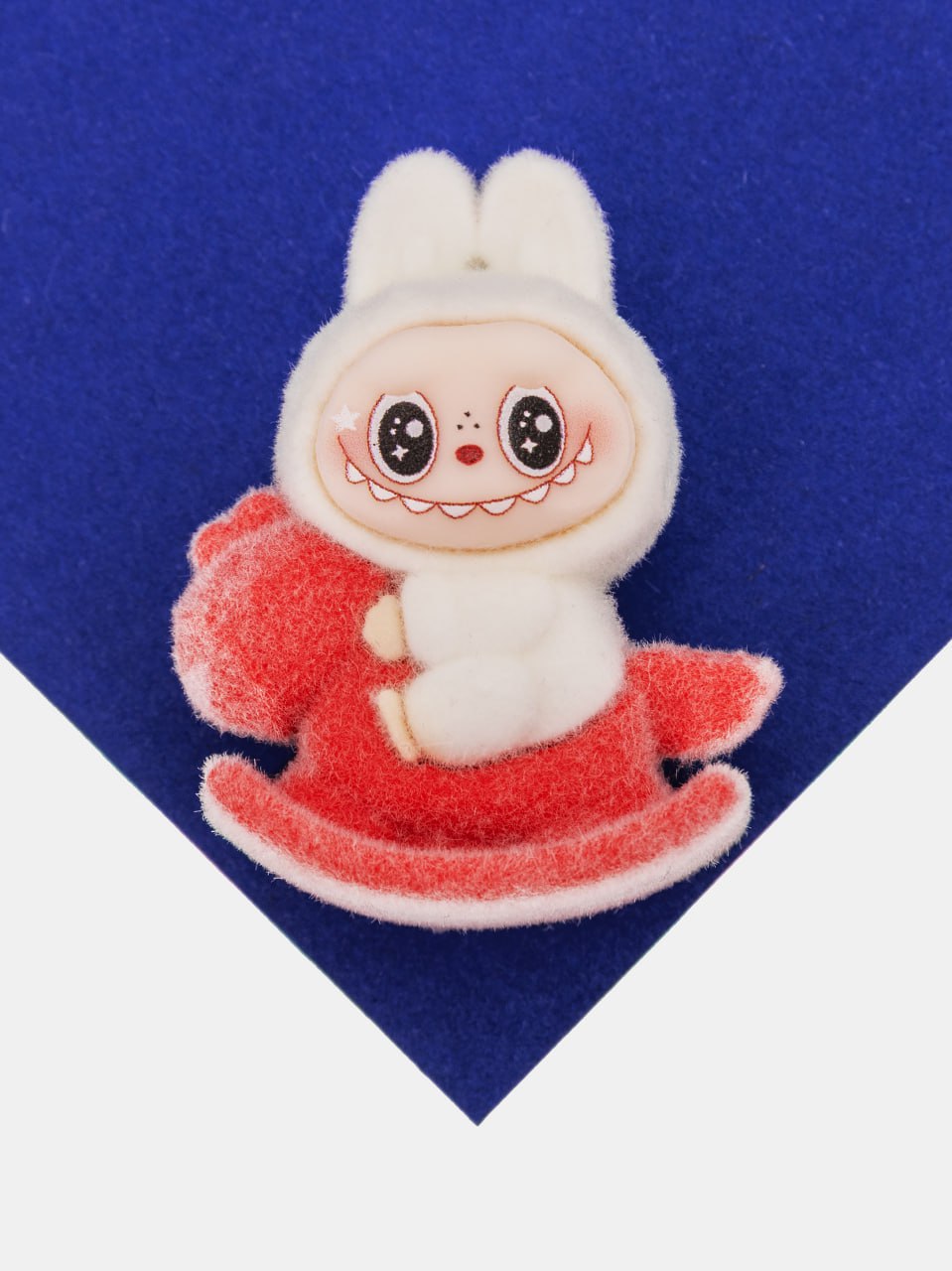 Подвеска плюшевая игрушка зайчик на коне, 45х35мм, белый, П371