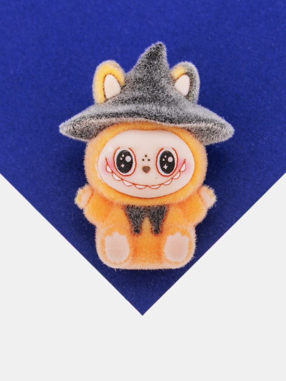 Подвеска плюшевая игрушка зайчик в шляпе, 43х33мм, оранжевый, пластик, П369