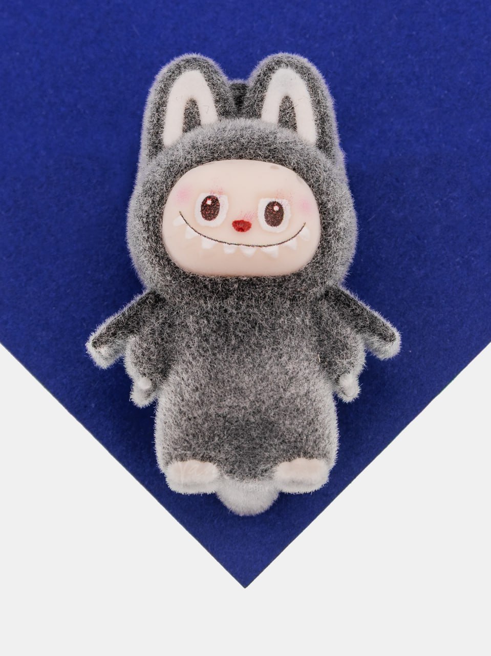 Подвеска плюшевая игрушка зайчик дракон, 47х33мм, серый, П384