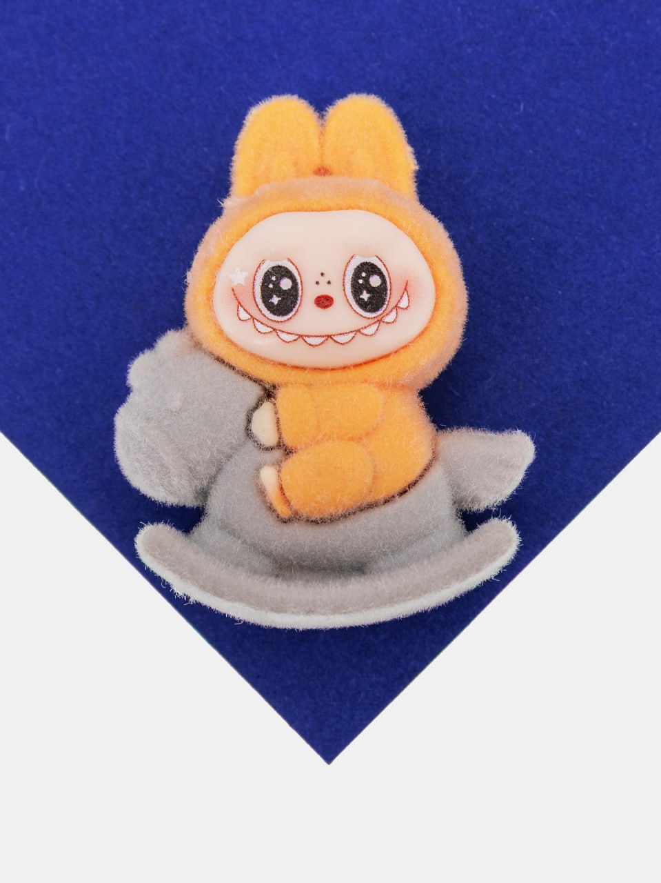 Подвеска плюшевая игрушка зайчик на коне, 45х35мм, оранжевый, П377