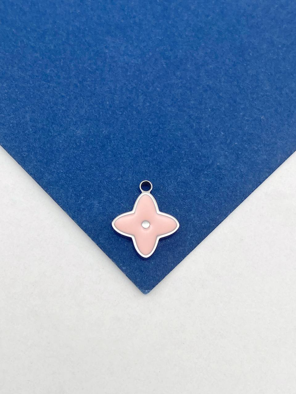 Подвеска цветок клевер, 11мм, розовая эмаль, сталь, Ч804