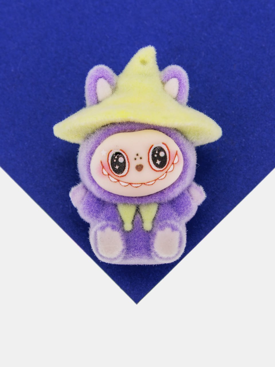 Подвеска плюшевая игрушка зайчик в шляпе, 43х33мм, фиолетовый, пластик, П366